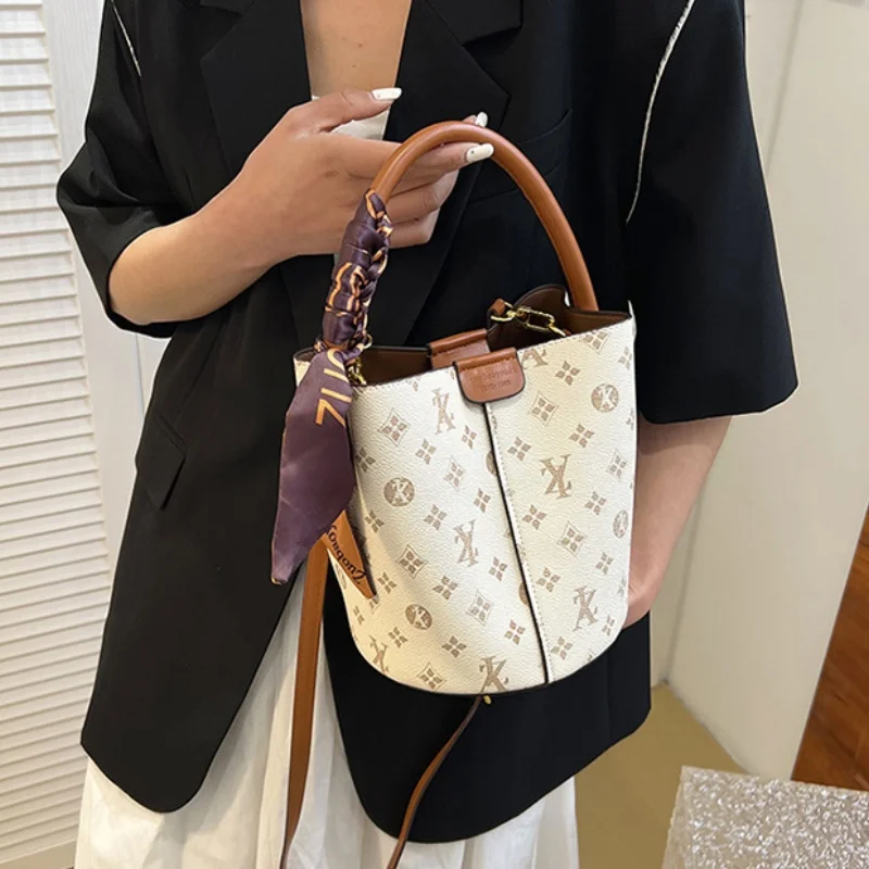 Style classique, imprimé à la mode, sac à main polyvalent à bandoulière simple avec forme de seau, imprimé classique – Image 4