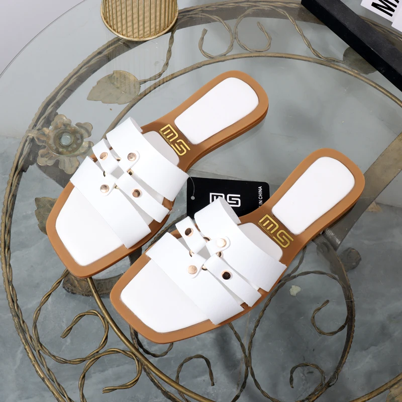 Pantoufles à fond plat pour femmes, pantoufles d'été antidérapantes, sandales luxueuses et élégantes collection 2025 – Image 2